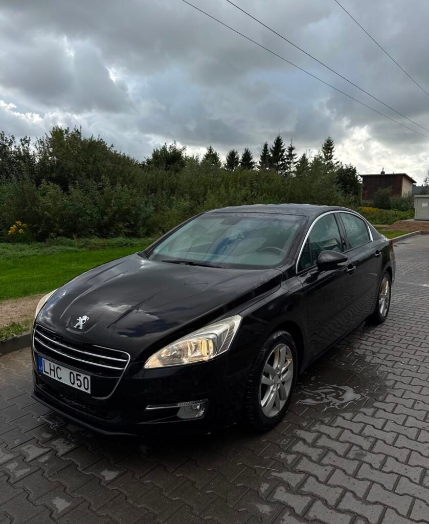 uodas Peugeot 508 sedanas lauke – Peugeot automobilių supirkimas